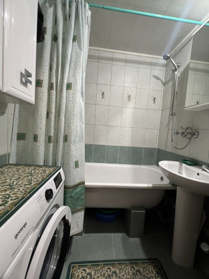 Продам трехкомнатную (3-комн.) квартиру, Балаклавская ул, 109, Симферополь г