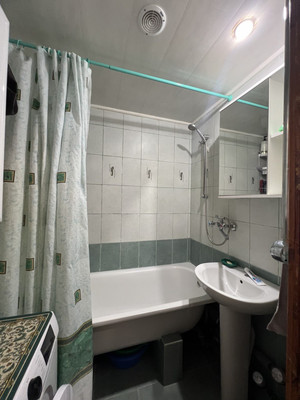 Продам трехкомнатную (3-комн.) квартиру, Балаклавская ул, 109, Симферополь г