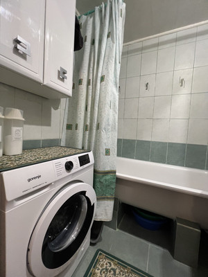 Продам трехкомнатную (3-комн.) квартиру, Балаклавская ул, 109, Симферополь г