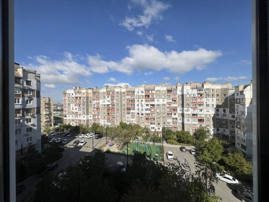 Продам трехкомнатную (3-комн.) квартиру, Балаклавская ул, 109, Симферополь г