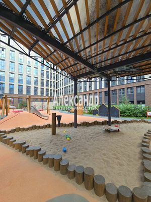 Продам трехкомнатную (3-комн.) квартиру, Уральская ул, 25, Санкт-Петербург г