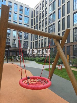 Продам трехкомнатную (3-комн.) квартиру, Уральская ул, 25, Санкт-Петербург г