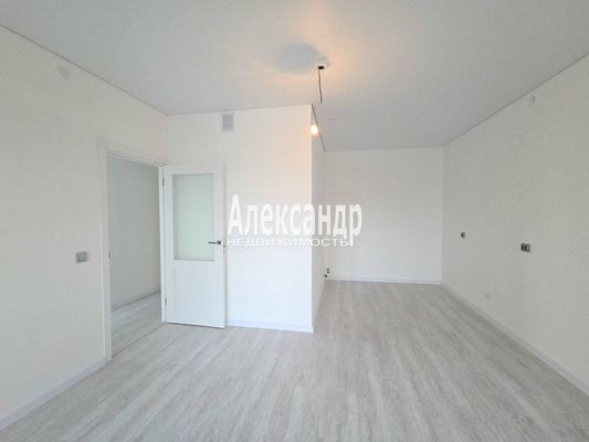 Продам трехкомнатную (3-комн.) квартиру, Уральская ул, 25, Санкт-Петербург г