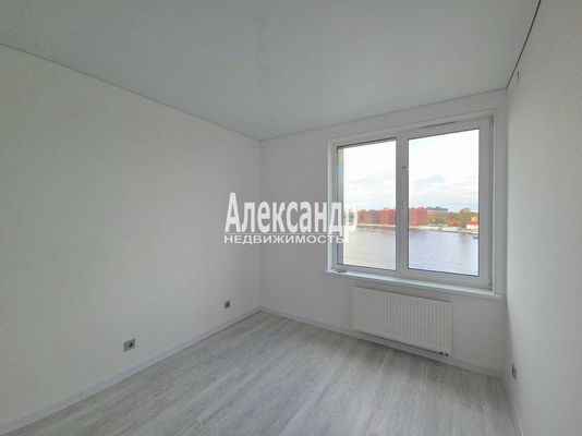 Продам трехкомнатную (3-комн.) квартиру, Уральская ул, 25, Санкт-Петербург г