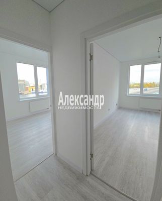 Продам трехкомнатную (3-комн.) квартиру, Уральская ул, 25, Санкт-Петербург г