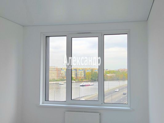 Продам трехкомнатную (3-комн.) квартиру, Уральская ул, 25, Санкт-Петербург г