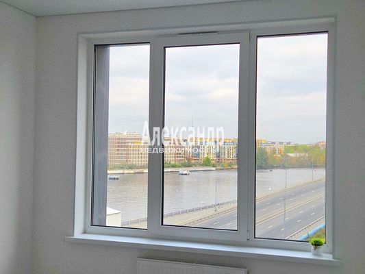 Продам трехкомнатную (3-комн.) квартиру, Уральская ул, 25, Санкт-Петербург г