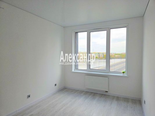 Продам трехкомнатную (3-комн.) квартиру, Уральская ул, 25, Санкт-Петербург г