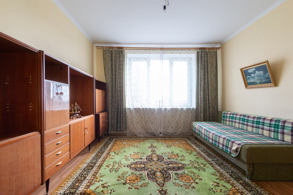 Продам двухкомнатную (2-комн.) квартиру, А.Суворова ул, 40, Калининград г