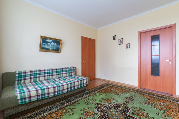 Продам двухкомнатную (2-комн.) квартиру, А.Суворова ул, 40, Калининград г