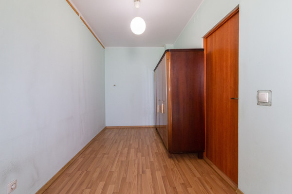 Продам двухкомнатную (2-комн.) квартиру, А.Суворова ул, 40, Калининград г