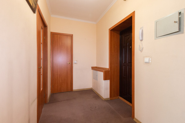 Продам двухкомнатную (2-комн.) квартиру, А.Суворова ул, 40, Калининград г