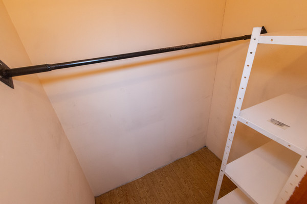 Продам двухкомнатную (2-комн.) квартиру, А.Суворова ул, 40, Калининград г