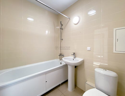 Продам трехкомнатную (3-комн.) квартиру, Утренняя ул, 20А, Москва г