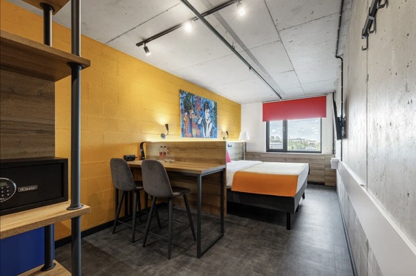 Сдам однокомнатную (1-комн.) квартиру, Орджоникидзе ул, 44Ак1, Санкт-Петербург г