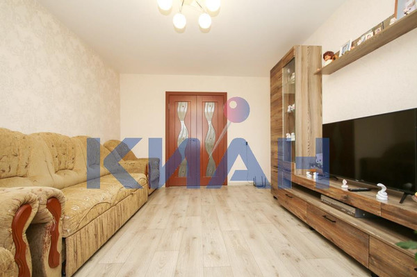 Продам трехкомнатную (3-комн.) квартиру, Александра Матросова ул, 30/4, Красноярск г