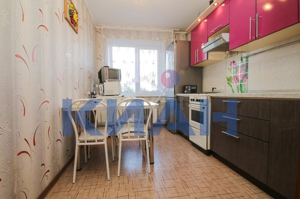 Продам трехкомнатную (3-комн.) квартиру, Александра Матросова ул, 30/4, Красноярск г