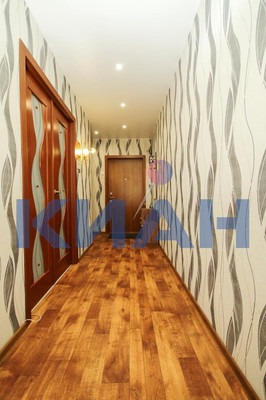 Продам трехкомнатную (3-комн.) квартиру, Александра Матросова ул, 30/4, Красноярск г