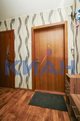 Продам трехкомнатную (3-комн.) квартиру, Александра Матросова ул, 30/4, Красноярск г