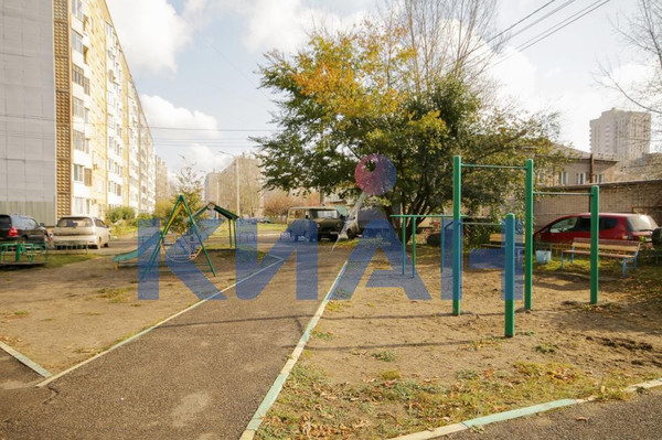 Продам трехкомнатную (3-комн.) квартиру, Александра Матросова ул, 30/4, Красноярск г