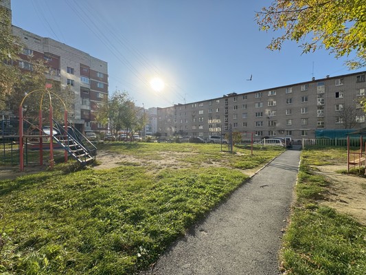 Продам трехкомнатную (3-комн.) квартиру, Токарей ул, 24, Екатеринбург г