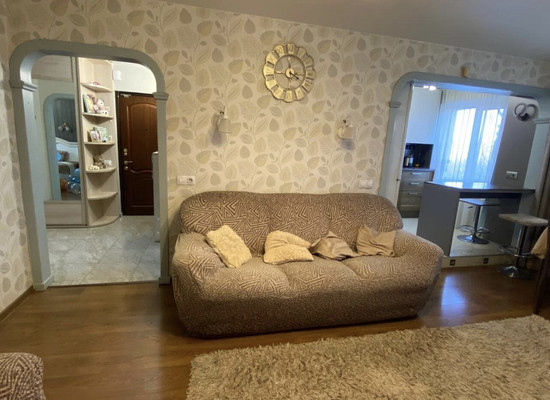Продам трехкомнатную (3-комн.) квартиру, Зеленый пер, 1, Иркутск г