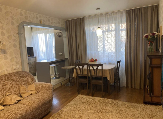 Продам трехкомнатную (3-комн.) квартиру, Зеленый пер, 1, Иркутск г