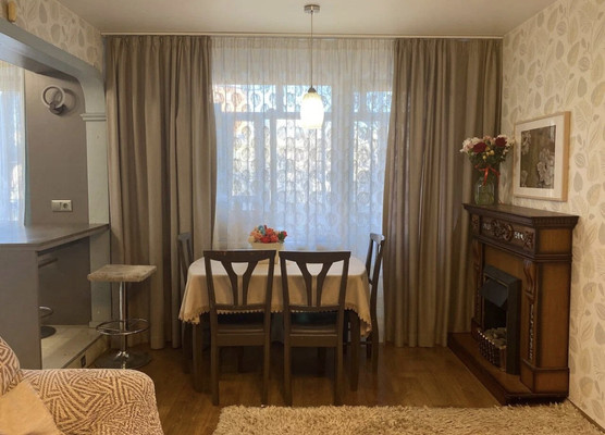 Продам трехкомнатную (3-комн.) квартиру, Зеленый пер, 1, Иркутск г
