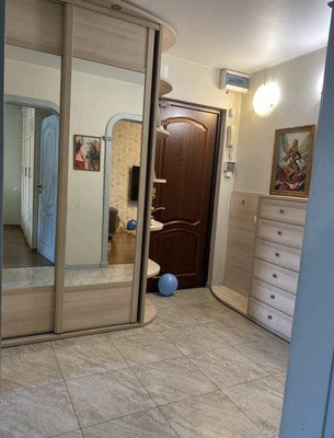 Продам трехкомнатную (3-комн.) квартиру, Зеленый пер, 1, Иркутск г