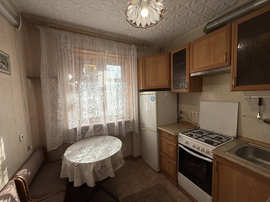 Продам двухкомнатную (2-комн.) квартиру, Самокиша ул, 4, Симферополь г