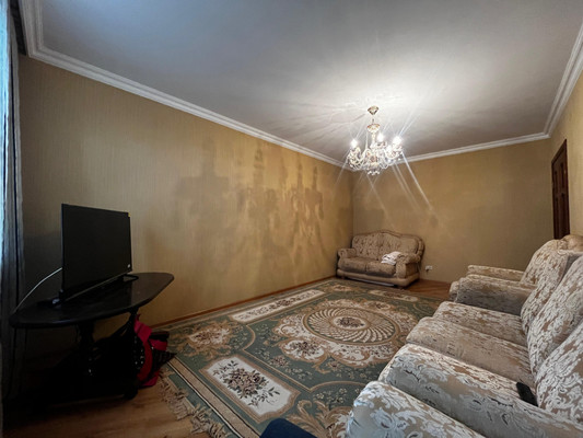 Продам трехкомнатную (3-комн.) квартиру, Тырныаузская ул, 14к4, Нальчик г