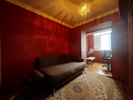 Продам трехкомнатную (3-комн.) квартиру, Тырныаузская ул, 14к4, Нальчик г