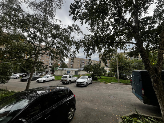 Продам трехкомнатную (3-комн.) квартиру, Тырныаузская ул, 14к4, Нальчик г