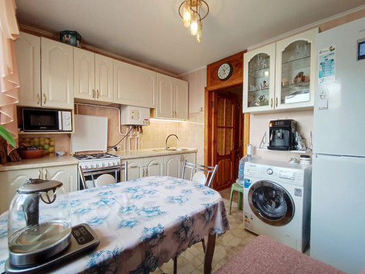 Продам трехкомнатную (3-комн.) квартиру, Данилова ул, 55, Симферополь г