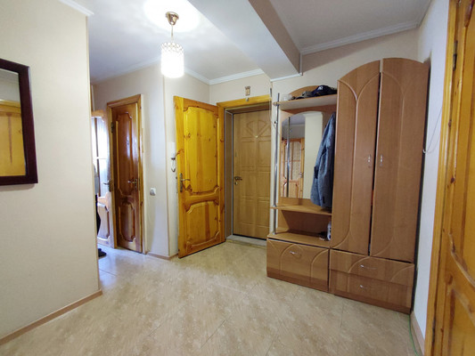 Продам трехкомнатную (3-комн.) квартиру, Данилова ул, 55, Симферополь г