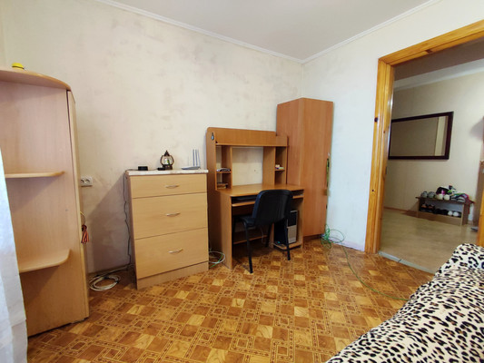 Продам трехкомнатную (3-комн.) квартиру, Данилова ул, 55, Симферополь г