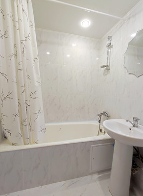 Продам трехкомнатную (3-комн.) квартиру, Данилова ул, 55, Симферополь г