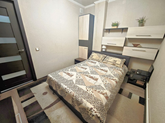 Продам двухкомнатную (2-комн.) квартиру, Мореходная ул, 4, Новороссийск г