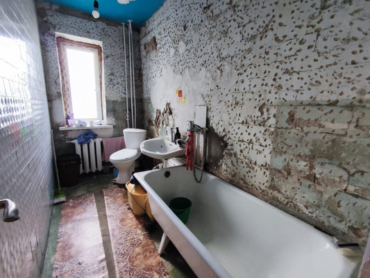 Продам двухкомнатную (2-комн.) квартиру, Макаренко ул, 9, Апшеронск г