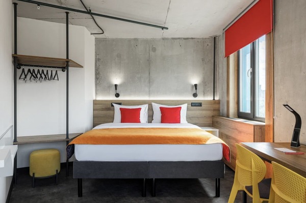 Сдам однокомнатную (1-комн.) квартиру, Орджоникидзе ул, 44Ак1, Санкт-Петербург г