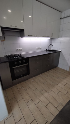 Продам двухкомнатную (2-комн.) квартиру, Лебедева ул, 46, Симферополь г