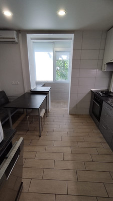 Продам двухкомнатную (2-комн.) квартиру, Лебедева ул, 46, Симферополь г