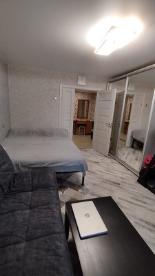 Продам двухкомнатную (2-комн.) квартиру, Лебедева ул, 46, Симферополь г