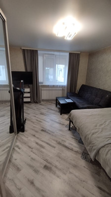 Продам двухкомнатную (2-комн.) квартиру, Лебедева ул, 46, Симферополь г