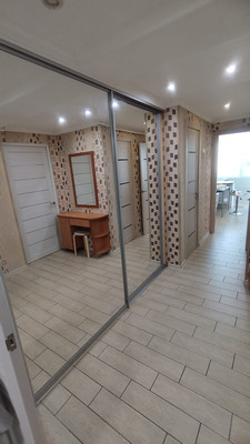 Продам двухкомнатную (2-комн.) квартиру, Лебедева ул, 46, Симферополь г