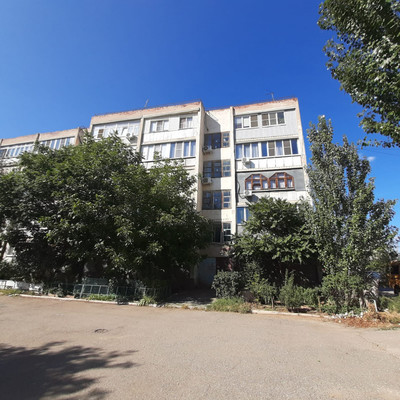 Продам трехкомнатную (3-комн.) квартиру, Сун Ят-Сена ул, 61к2, Астрахань г