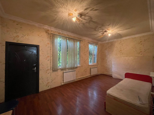 Продам трехкомнатную (3-комн.) квартиру, Фучика ул, 6, Нальчик г