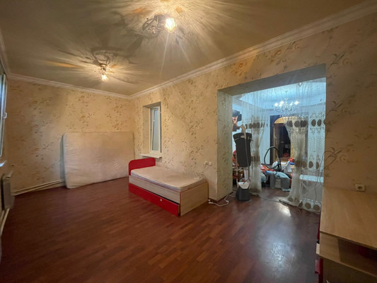 Продам трехкомнатную (3-комн.) квартиру, Фучика ул, 6, Нальчик г