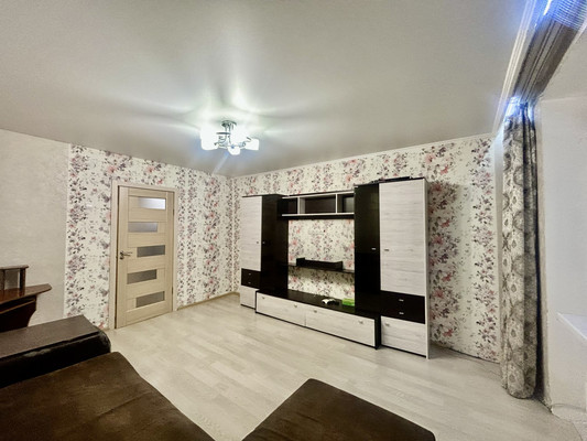 Продам двухкомнатную (2-комн.) квартиру, Северная ул, 46, Перово с