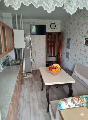 Продам трехкомнатную (3-комн.) квартиру, Залесская ул, 91, Симферополь г